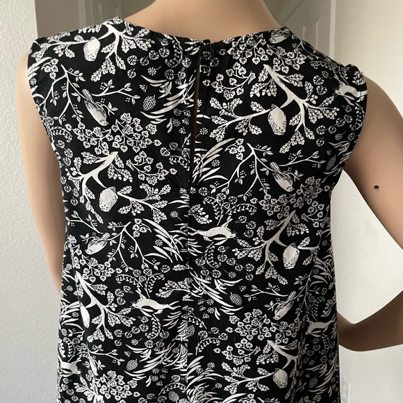 Old Navy Sleeveless Woodland Print Swing Top - Picture 2 of 5